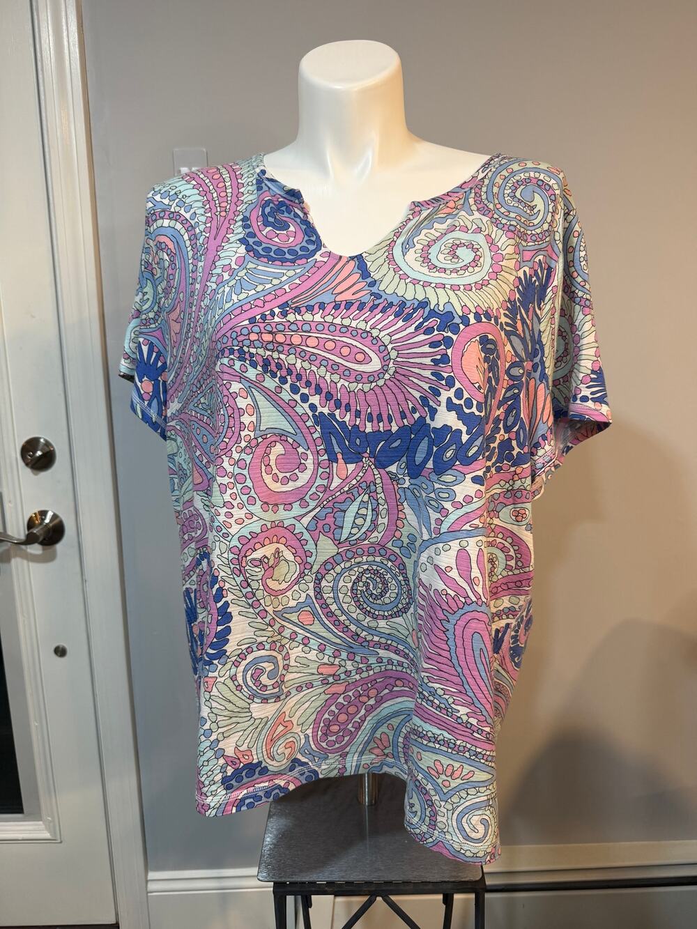 T by Talbots Paisley Split Neck T-Shirt Women's 3X Pink Blue EUC